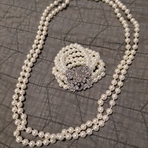 Elegant Pearl Necklace and Bracelet Set